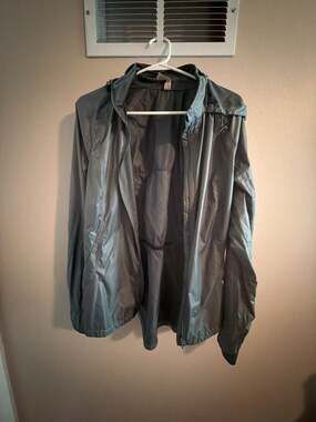 Layer8 Qwick-Dry Hooded Windbreaker Jacket Size L Gray Nylon Pullover